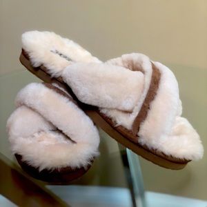 NWOT/B Authentic UGG Abela Slippers Size 7
